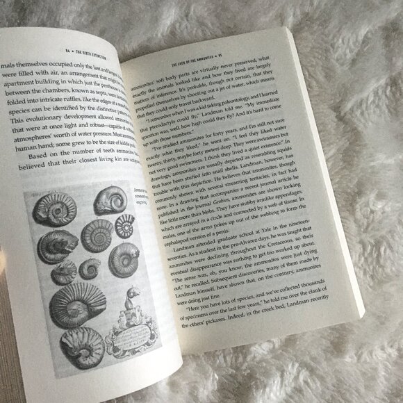 'The 6th Extinction: An Unnatural History' By Elizabeth Kolbert - Picture 4 of 7